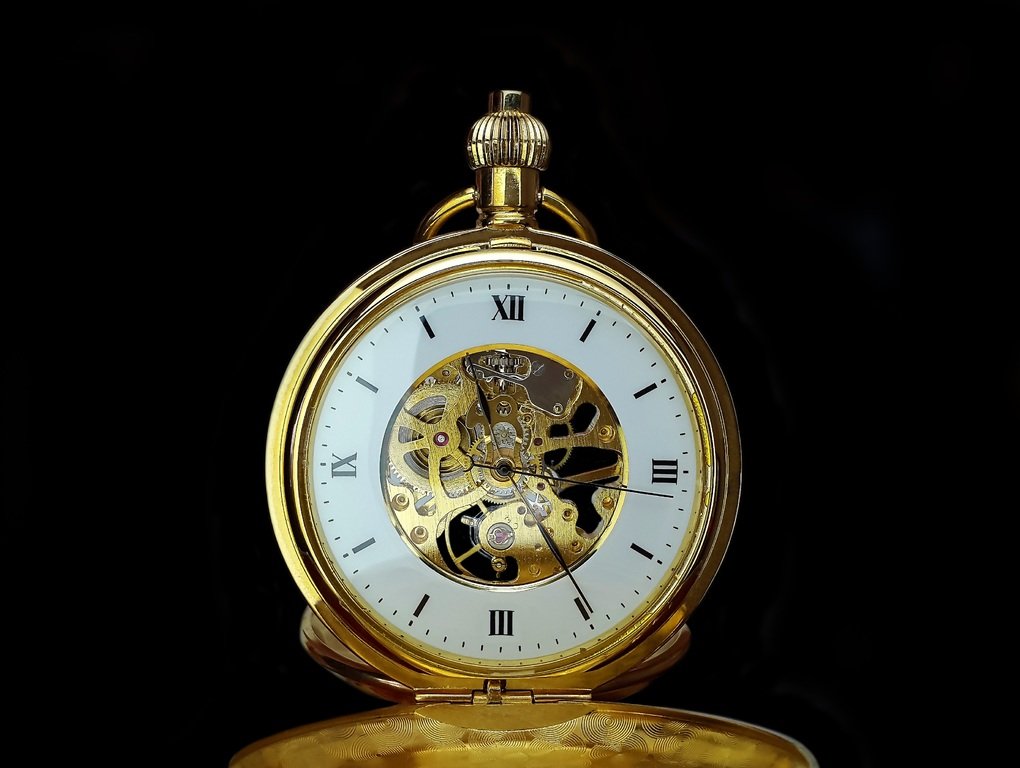 watch-hand-antique-retro-clock-time-1186866-pxhere.com