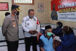 Ratusan narapidana Lapas Sidoarjo jalani vaksinasi