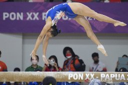 PON Papua: Pesenam Jatim Jelena Sandra raih emas balok keseimbangan