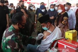 Mensos Risma tinjau percepatan vaksinasi COVID-19 di Bangkalan