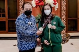 Bupati Jember beri bonus Rp50 juta kepada atlet peraih emas PON Papua