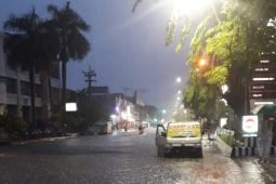 Hujan deras, sejumlah wilayah di Kota Surabaya terendam banjir
