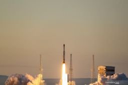 Peluncuran luar angkasa Iran  gagal taruh muatan ke orbit