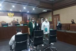 Nia Ramadhani dan Ardi Bakrie  divonis  penjara satu tahun