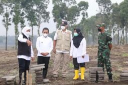 Khofifah apresiasi percepatan pembangunan hunian sementara warga terdampak bencana Semeru