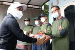 Antisipasi penyebaran Omicron, Wali Kota Mojokerto bagikan suplemen gratis
