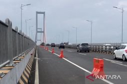 Perbaikan listrik, pengendara motor di Suramadu dialihkan ke bahu jalan R4