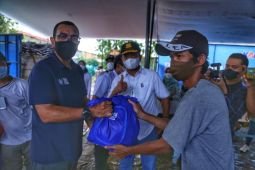 Pasar murah BUMN di  Surabaya sediakan 2.500 paket sembako