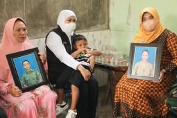 Gubernur Khofifah takziah ke keluarga Sertu Eka korban penembakan KKB