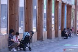 COVID-19 tak kunjung reda, Beijing jatuhkan sanksi dan penjara