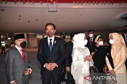 Presiden Jokowi dan Ibu Iriana tiba di Indonesia usai lawatan ke AS