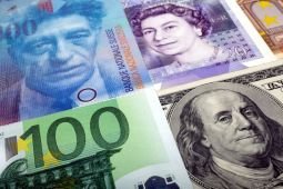 Dolar naik, sentimen risiko pudar setelah pernyataan  "hawkish" Powell