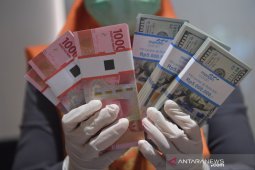 Kurs rupiah dibuka menguat dibayangi sentimen kenaikan suku bunga Fed