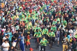 Gubernur Khofifah gowes bareng ribuan warga peringati 1 Muharram
