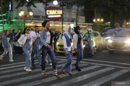 Emil Dardak: Pikirkan aspek lalu lintas dalam "Tunjungan Fashion Week"