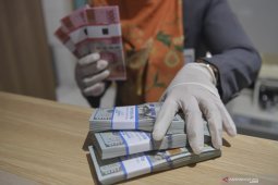 Rupiah akhir pekan menguat di tengah data PDB Amerika Serikat tunjukkan hasil negatif
