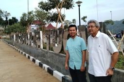 Khofifah sampaikan duka cita meninggalnya ayahanda Wagub Emil Dardak