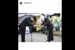 Gubernur Khofifah jadi inspektur upacara pemberangkatan jenazah ayahanda Emil Dardak
