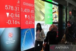 IHSG ditutup melemah, pasar menanti arahan The Fed dan rencana kenaikan BBM
