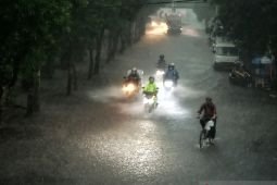 BMKG prakirakan sejumlah wilaya di Jatim berpeluang hujan