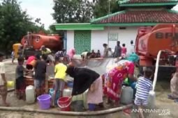 BPBD Ngawi distribusikan air bersih ke desa-desa alami kekeringan