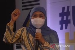 Gubernur Khofifah bebaskan pajak kendaraan mikrolet dan ojek daring