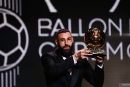 Unggul dari Sadio Mane, Benzema resmi raih Ballon d'Or