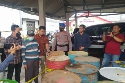 Polisi tangkap pensiunan ASN karena timbun BBM subsidi di Ponorogo