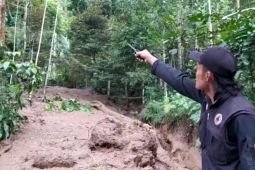 Ratusan warga Ngebel Ponorogo mengungsi antisipasi longsor susulan