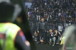 Pimpinan DPRD Surabaya sampaikan duka mendalam atas tragedi Kanjuruhan