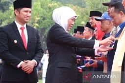 Ketua Karang Taruna Jatim raih "Jer Basuki Mawa Beya Perak" dari Pemprov Jatim