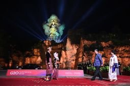 Presiden Jokowi jelaskan makna Patung GWK kepada para pemimpin G20