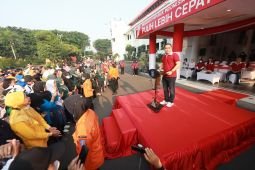 Eri Cahaydi ajak guru di Surabaya mendidik dengan tulus ikhlas