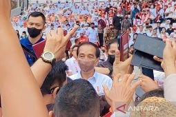 Presiden Jokowi ajak relawannya heningkan cipta bagi korban gempa Cianjur