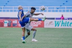 Liga 1: Aji Santoso apresiasi anak asuhnya meski Persebaya kalah lawan Persib