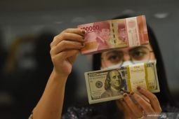 Rupiah hari ini menguat seiring ekspektasi neraca perdagangan surplus
