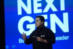 Seskab: Jokowi izinkan Erick Thohir maju sebagai calon Ketum PSSI