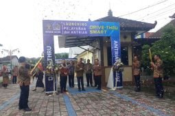 Imigrasi Blitar layani drive thru pengambilan paspor