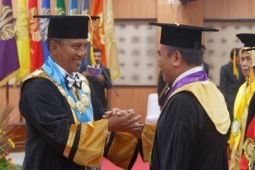 Unesa kukuhkan empat profesor baru