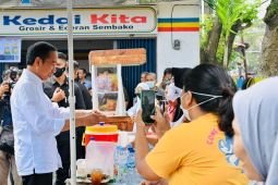 Jokowi ajak sejumlah pemred blusukan pasar di Kota Medan
