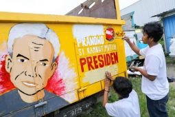 Bantu sosialisasi, KST lukis bak truk bergambar Ganjar Pranowo