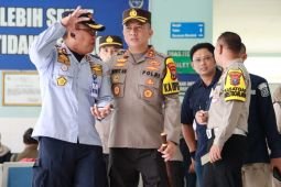 Polres Mojokerto Kota mengecek kelayakan kendaraan di Terminal Kertajaya