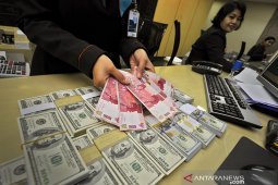 Dolar melemah, pedagang tunggu pemungutan suara plafon utang AS