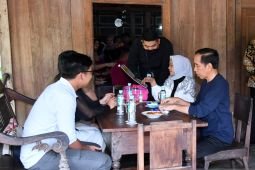 Jokowi dan keluarga berakhir pekan di Kopi Klotok Yogyakarta
