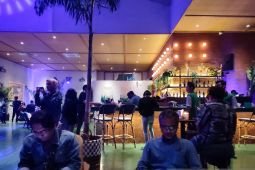 Wulan Guritno buka kafe resto baru di Surabaya