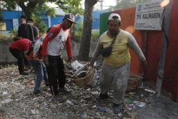 Pemkot Surabaya kerja bakti di 191 tempat penampungan sampah