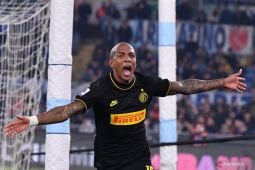 Everton resmi kontrak mantan pemain Manchester United, Ashley Young