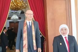 Khofifah sambut kerja sama transportasi KA dengan Ceko