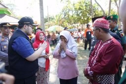 Bupati Kediri sebut penjahit merah putih 1.000 meter wujud nasionalisme