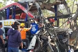 Polres Ngawi selidiki penyebab kecelakaan bus tewaskan empatkan orang